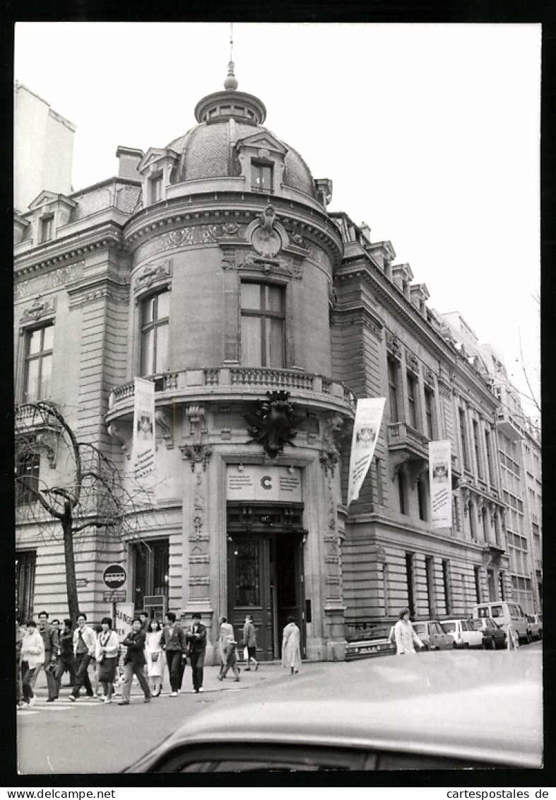 Photo Photographe Inconnu,  Vue De Paris, Kulturzentrum Der DDR 1987  - Krieg, Militär