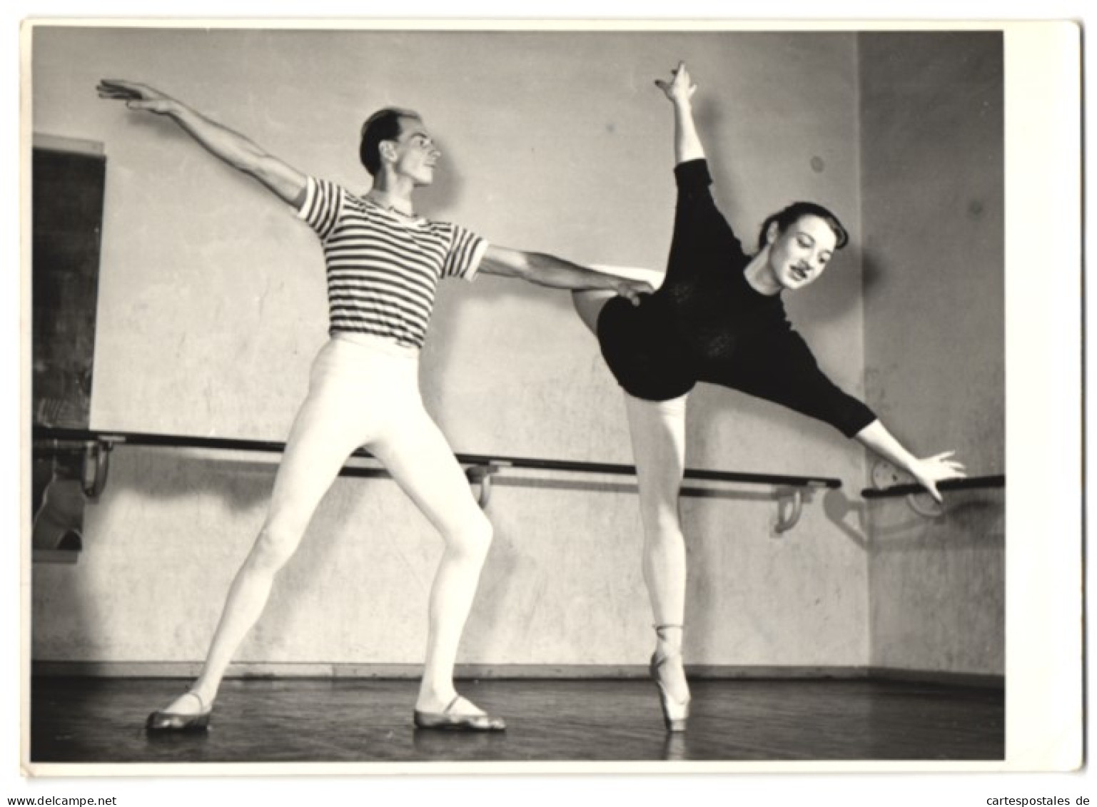 Fotografie H. P. Beyer, Halle / Saale, Tänzerin Ballerina & Tanzpartner Ballerino Im Tanzstudio  - Sports