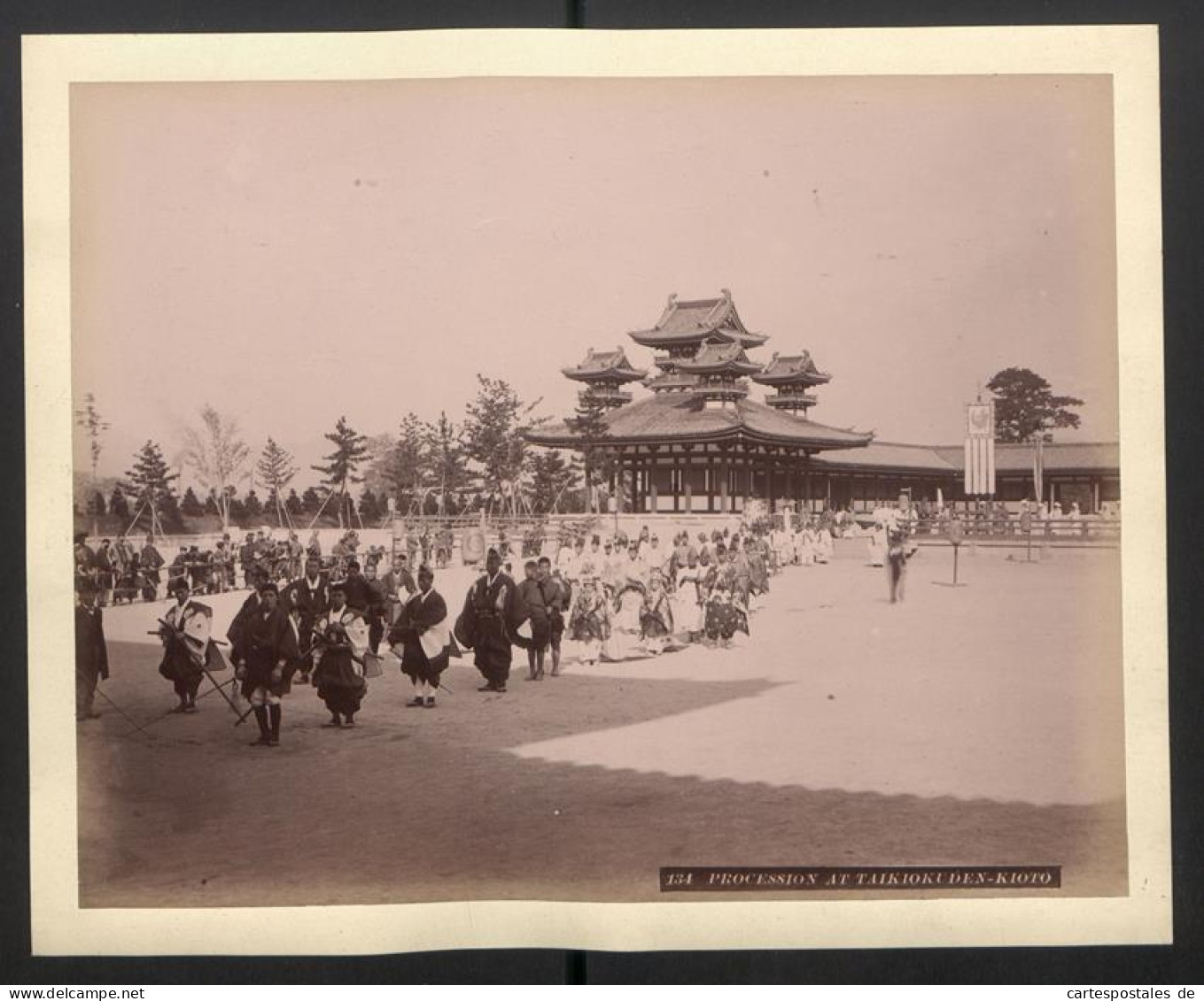 Fotoalbum Mit 65 Fotografien, Ansicht Kioto, Tracht, Geisha, Tempel, Daibutsu, Nikko, Kobe, Tokyo  - Albums & Collections