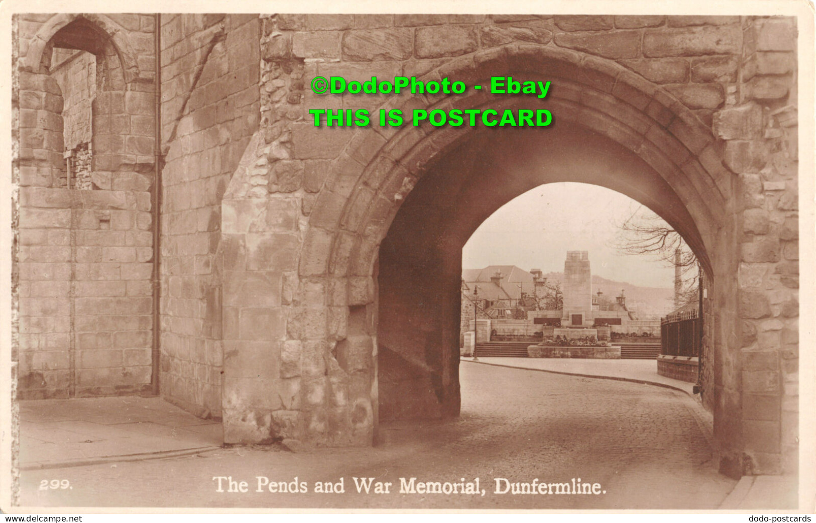 R455908 299. The Pends And War Memorial. Dunfermline. Best Of All Series. J. B. - Monde