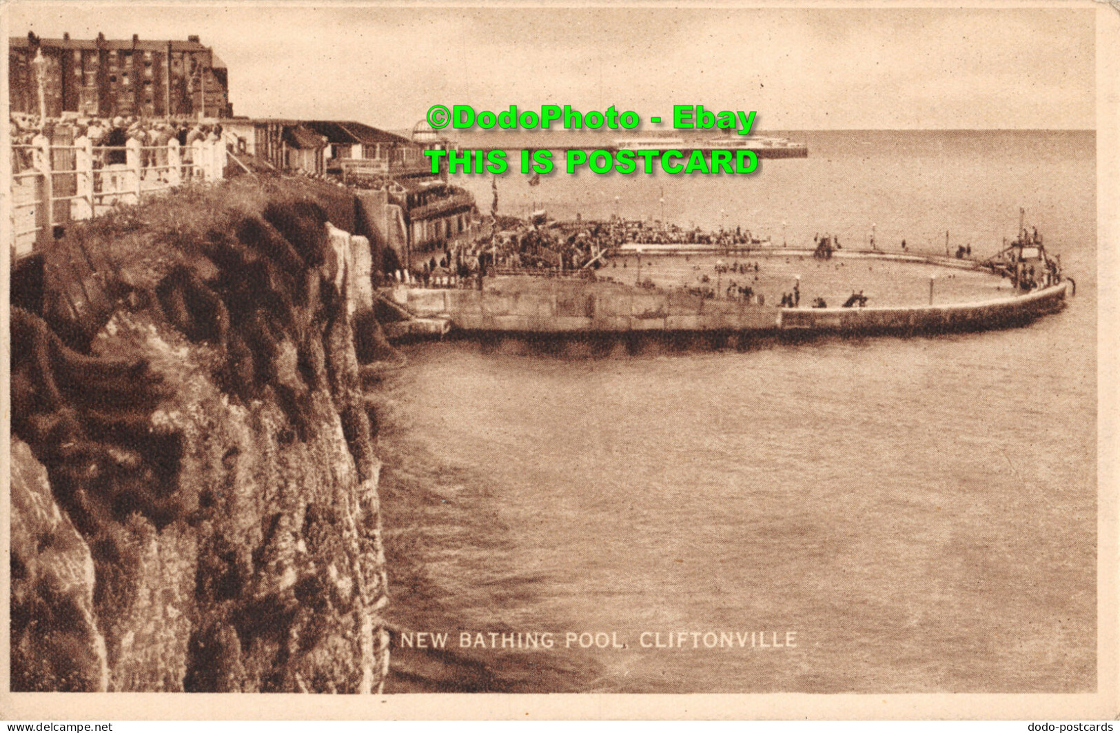 R455948 New Bathing Pool. Cliftonville. Real Photogravure - World