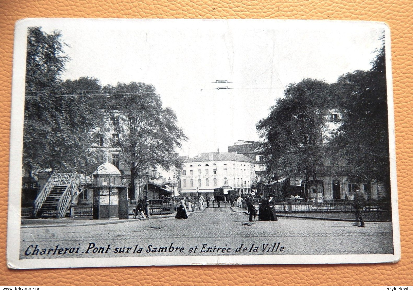 CHARLEROI  -  Pont Sur La  Sambre  Et Entrée De La Ville - Charleroi