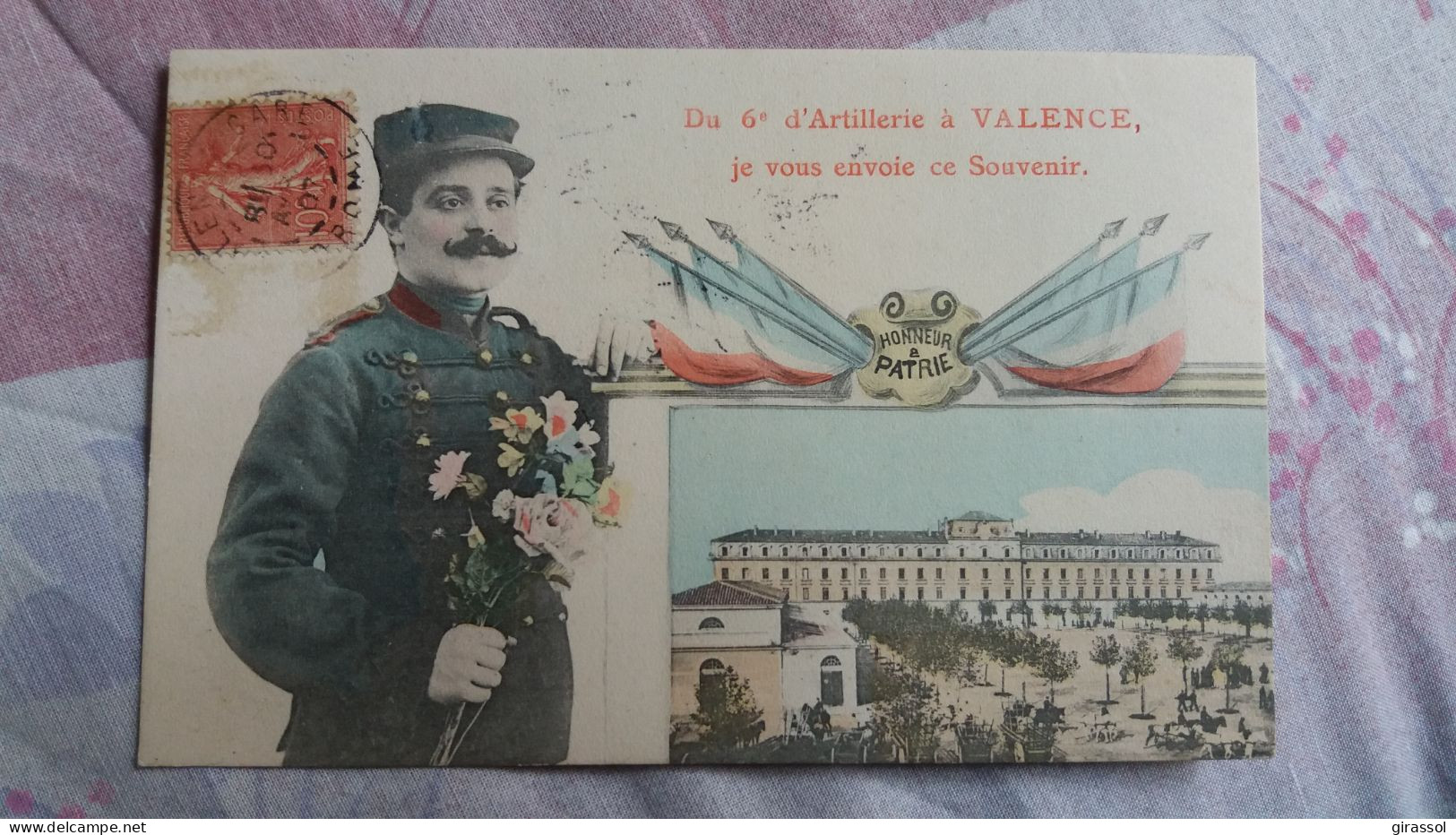 CPA DU 6 EME D ARTILLERIE DE VALENCE JE VOUS ENVOIE CE SOUVENIR 1907 HONNEUR PATRIE SOLDAT MILITAIRE CASERNE BOUQUET - Valence