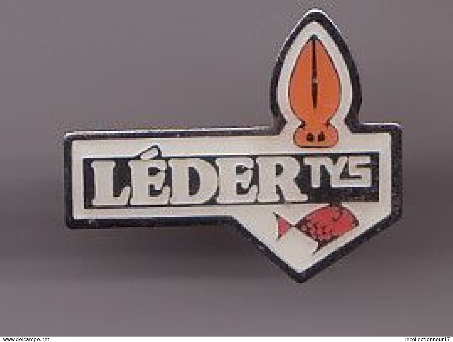 Pin's Léder Tys Lapin Poisson Réf  740 - Trademarks