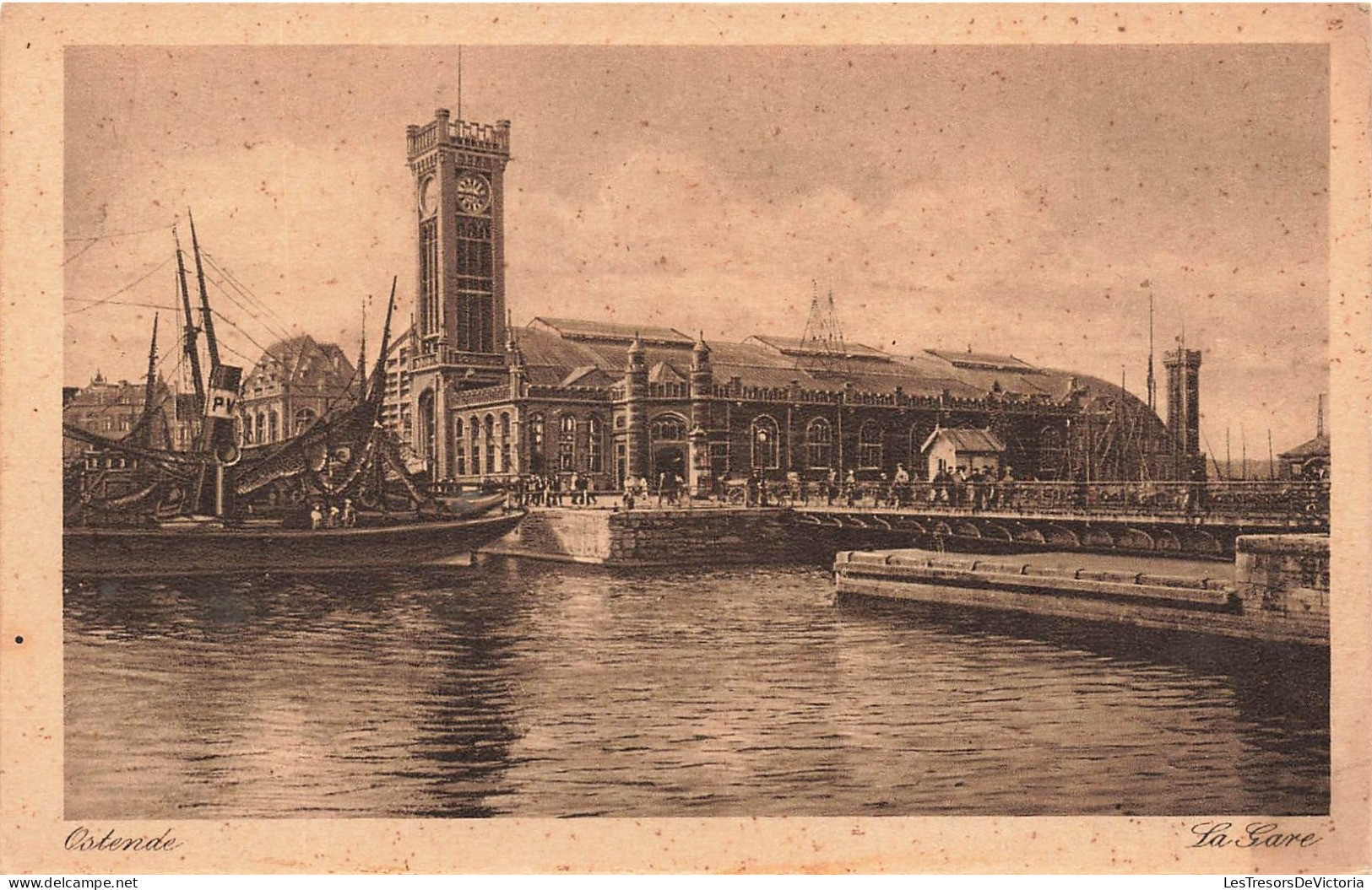 BELGIQUE - Ostende - Vue Sur Le Quai - Bateau - Vue Générale - Animé - Carte Postale Ancienne - Oostende