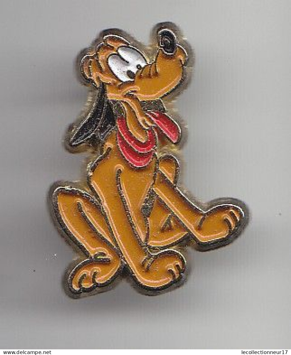 Pin's  Pluto  Réf 6592 - Disney