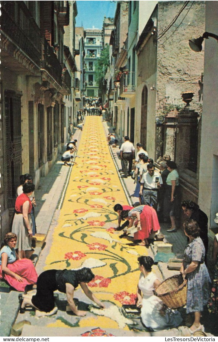 ESPAGNE - Sitges - Tapis De Fleurs Pour La Fête-Dieu - Carte Postale - Barcelona