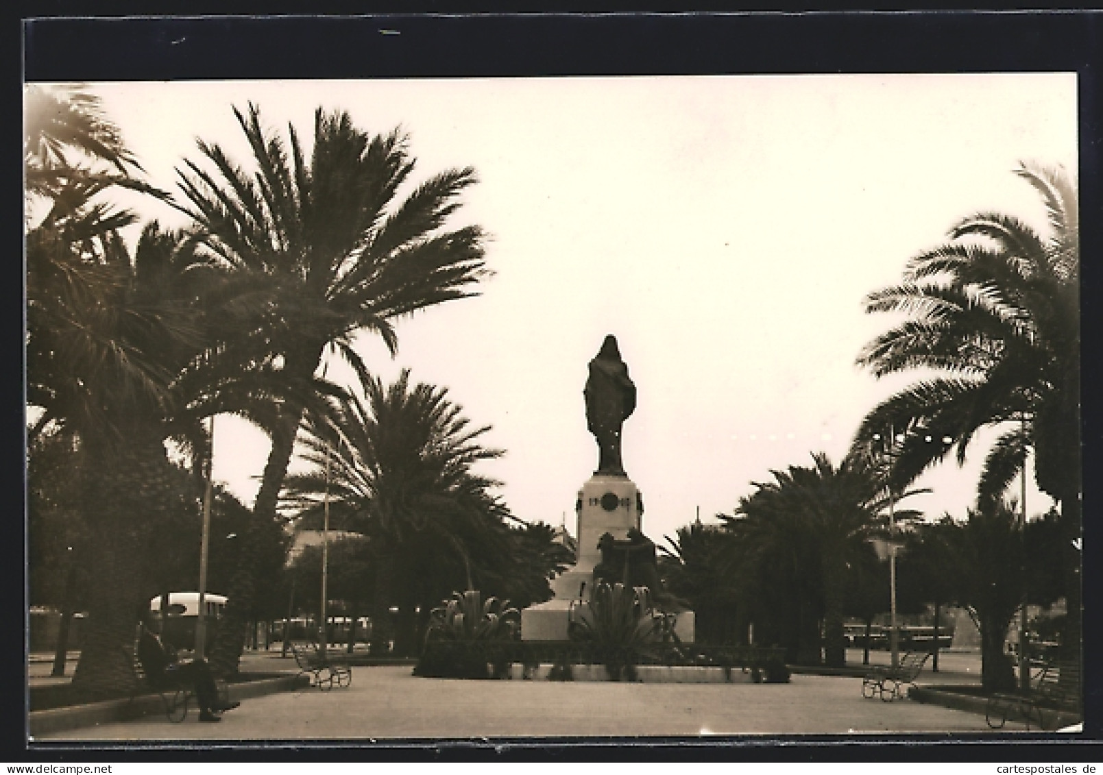 AK Malta, The Avenue Florian & Monument  - Malta