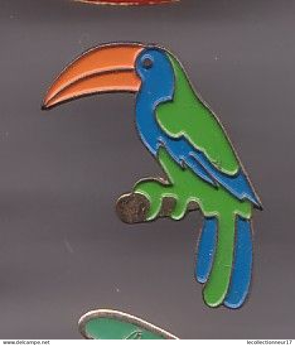 Pin's Toucan Réf 966 - Animaux