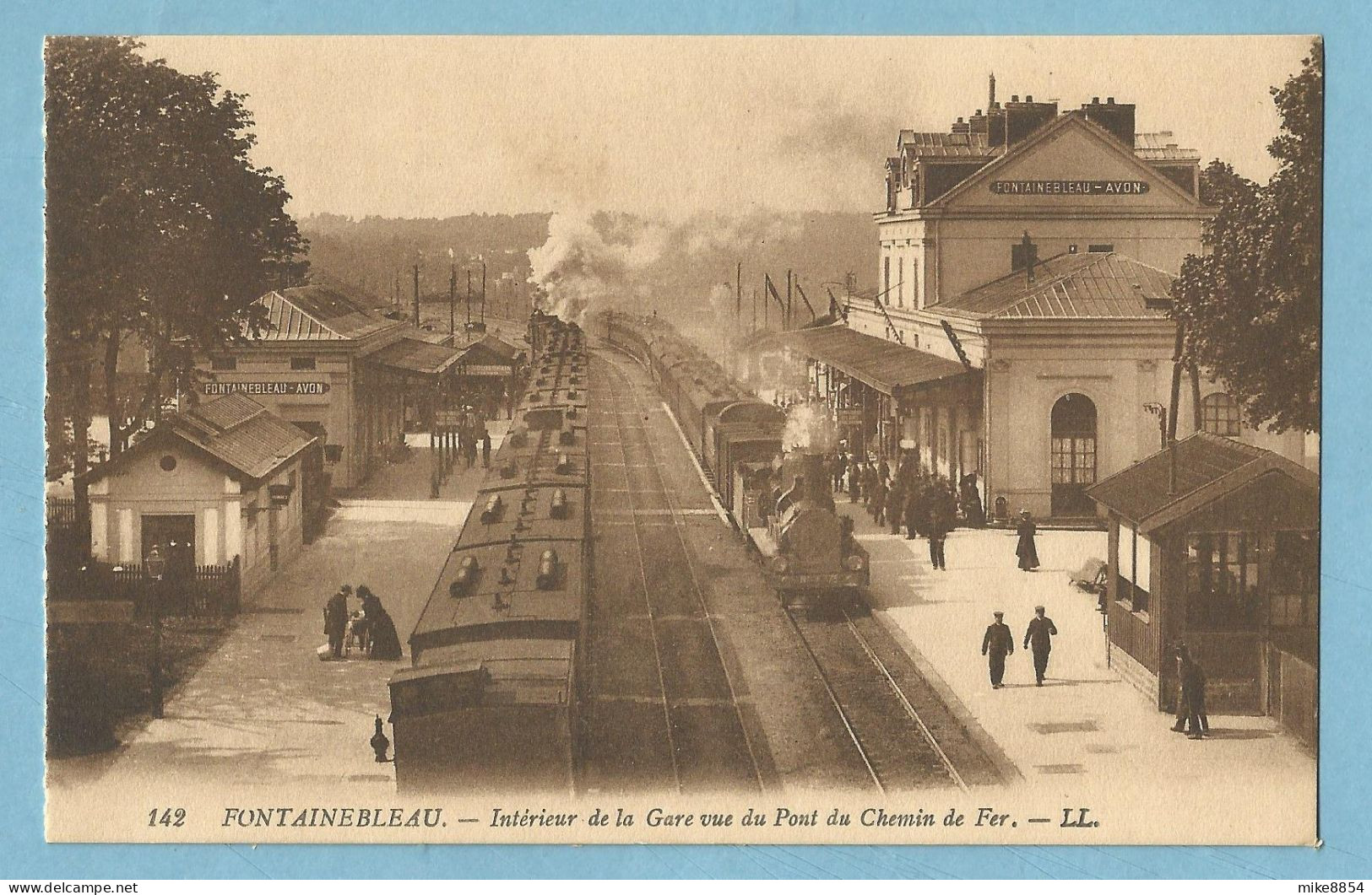 F0128  CPA  FONTAINEBLEAU-AVON   Intérieur De La Gare Vue Du Pont Du Chemin De Fer - Trains   ++++++++++++++++ - Fontainebleau