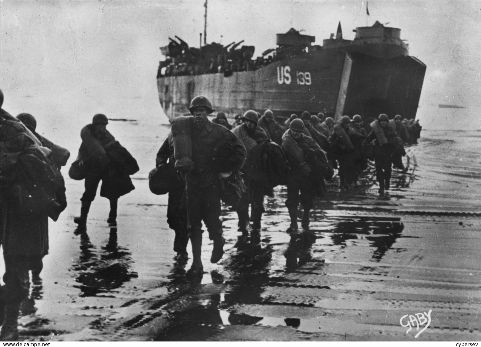 Débarquement En Normandie - Le Ravitaillement Des Alliés Est Débarqué Dans Le Port Restauré Du Havre - CPSM Grand Format - War 1939-45