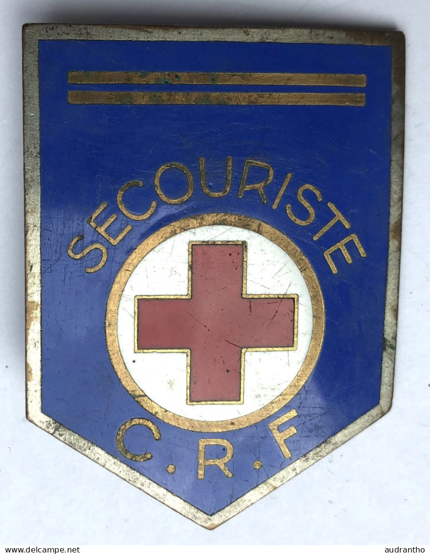 Insigne Ancien émaillé Secouriste De La Croix Rouge Française - CRF - Association - Red Cross