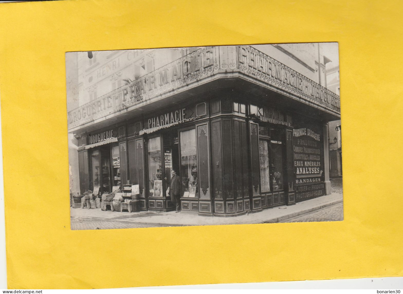 CARTE-PHOTO 84  CARPENTRAS PHARMACIE DROGUERIE CHEVALY RUE DES HALLES - Carpentras