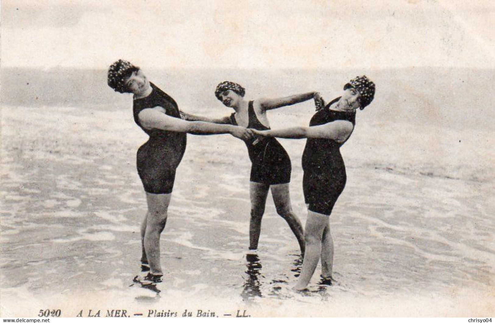 4V4Sb   A La Mer 3 Femmes En Maillot De Bain - Mujeres