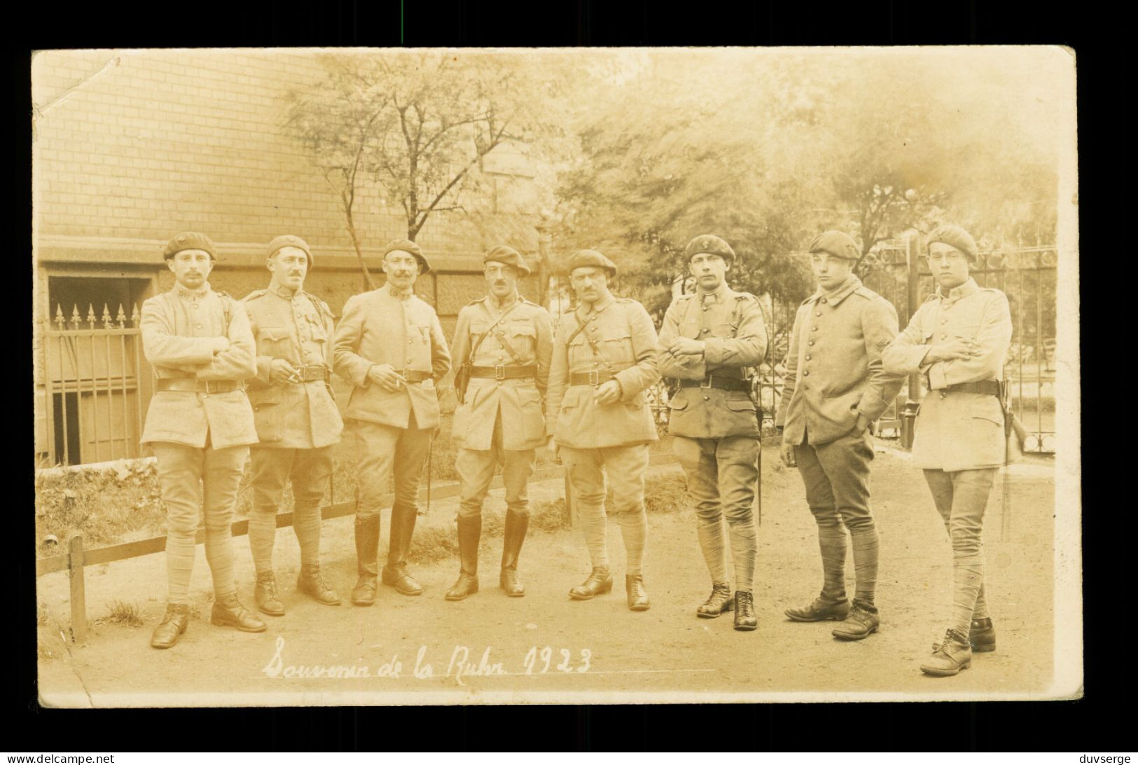 Carte Photo  Soldats Français Du 13eme Regiment à Bochum Rhur Allemagne 1923 ( Format 9cm X 14cm ) Legers Plis D' Angle - Regimente