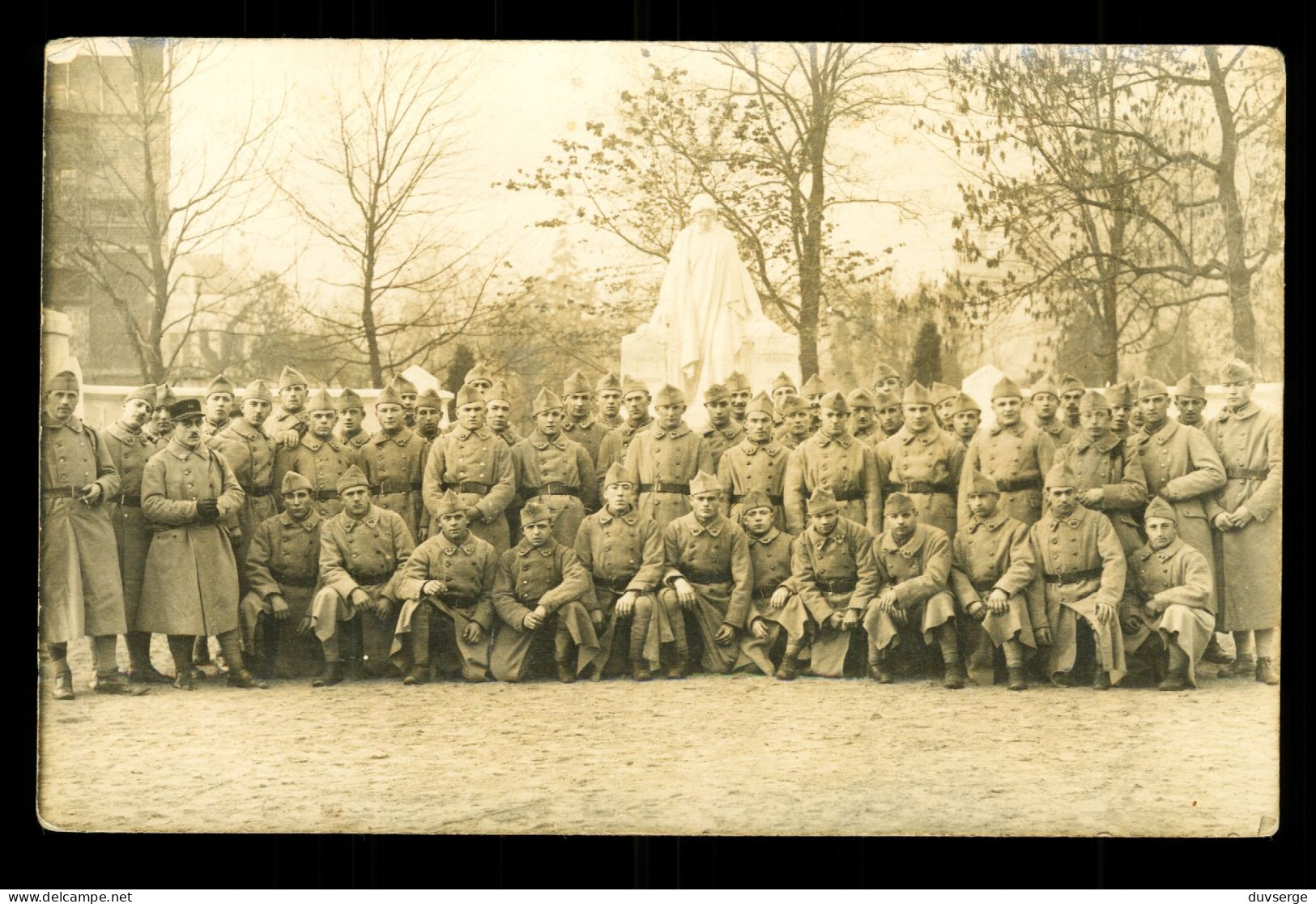 Carte Photo Militaire  Soldats Du 43eme Regiment  ( Format 9cm X 14cm ) - Régiments