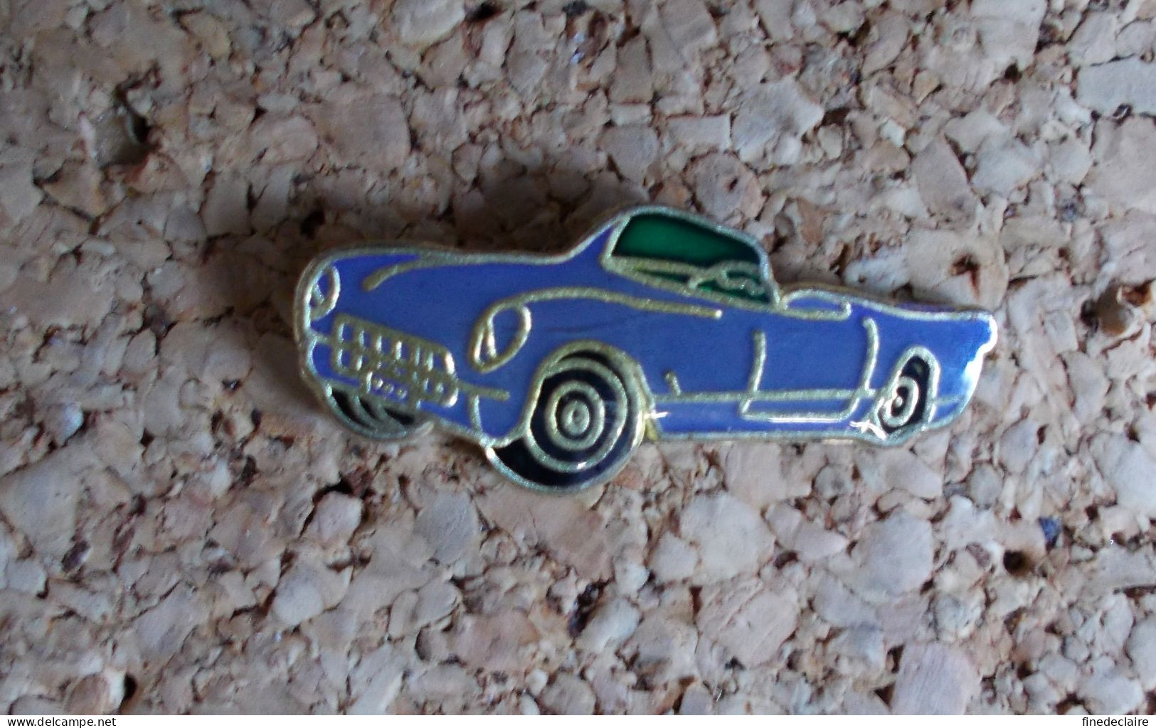 Pin's - Voiture Ancienne Violette - Other & Unclassified