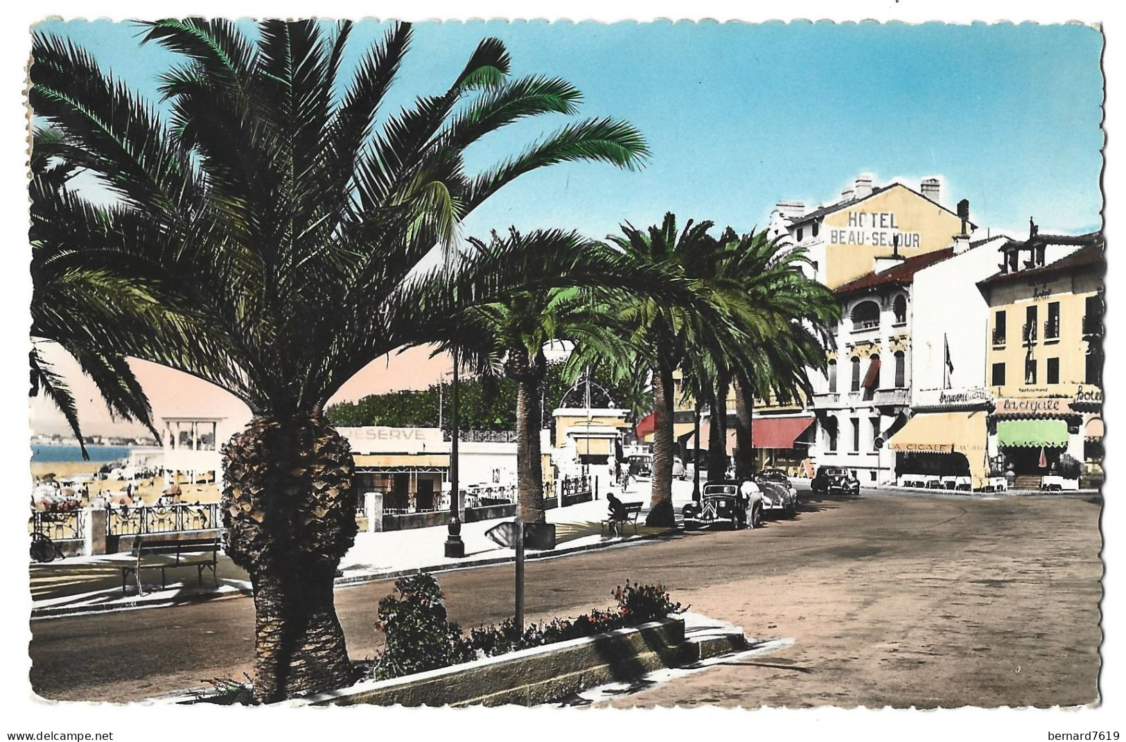 83 Saint Raphael -   Un Coin De La Promenade - Saint-Raphaël