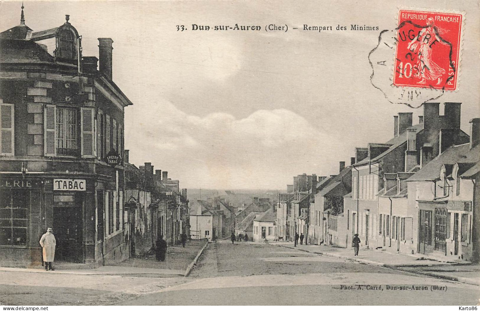 Dun Sur Auron * Rue Et Remparts Des Minimes * Débit De Tabac Tabacs - Dun-sur-Auron