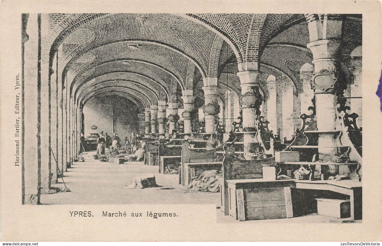 BELGIQUE - Ypres - Marché Aux Légumes - Arcades - Animé  - Carte Postale Ancienne - Ieper