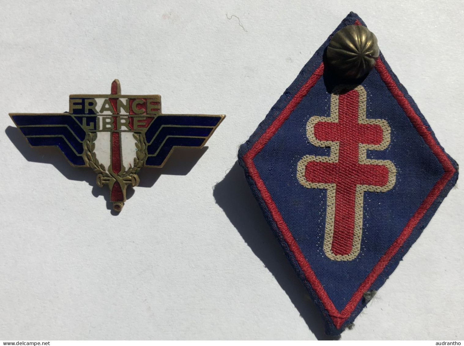 Bel Insigne Militaire WW2 - FRANCE LIBRE - Moustique - Numéroté 13206 + écusson FFL Croix De Lorraine - 1939-45