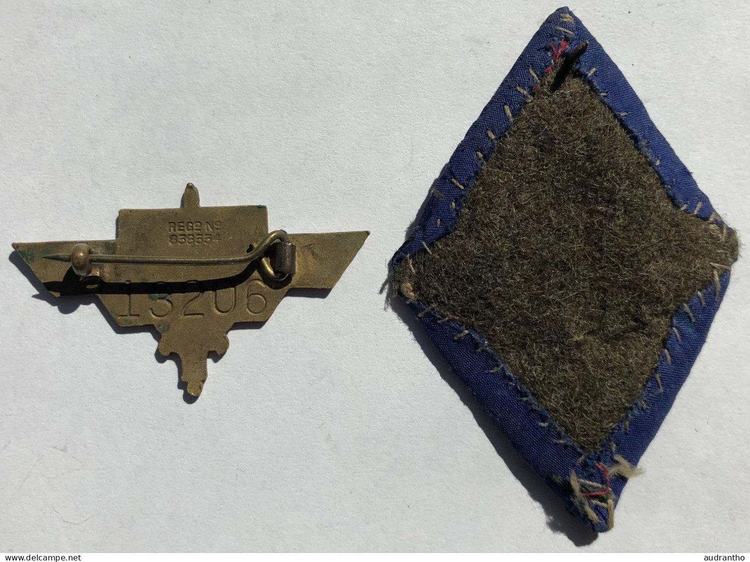 bel insigne militaire WW2 - FRANCE LIBRE - moustique - numéroté 13206 + écusson FFL Croix de Lorraine