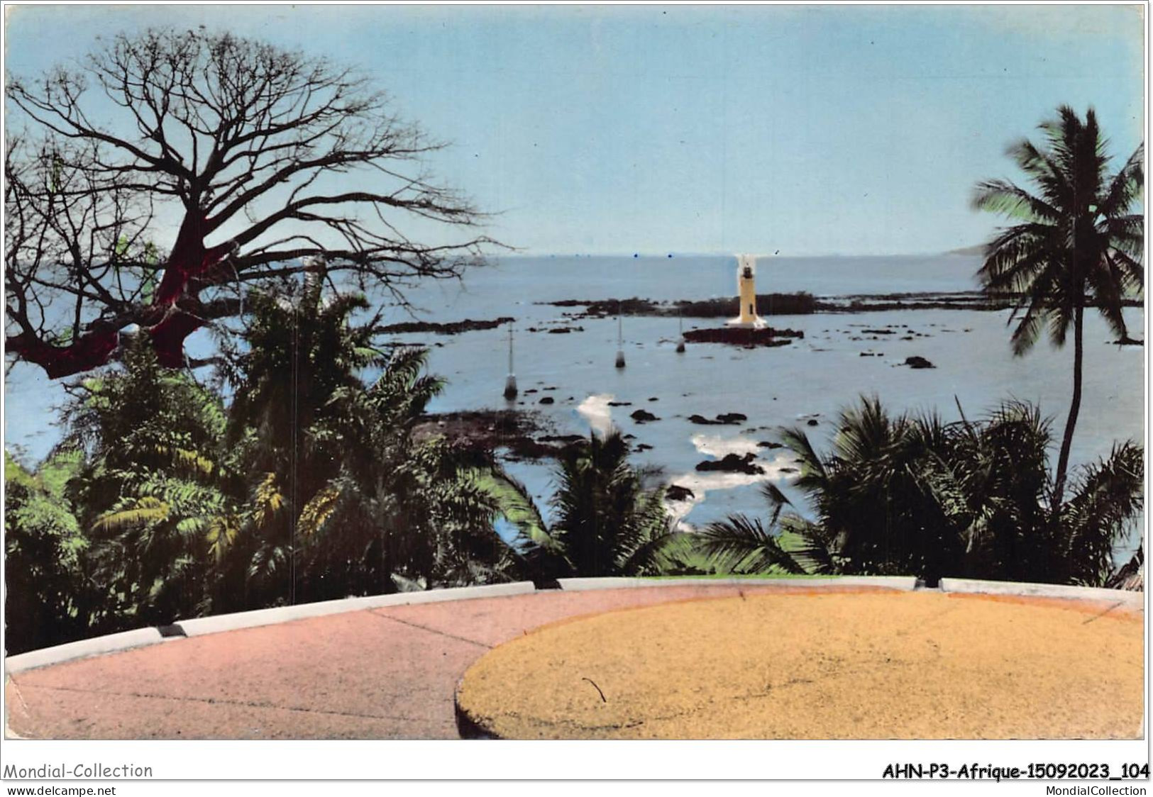 AHNP3-0322 - AFRIQUE - GUINEE - CONAKRY - Vue Sur Le Phare - Guinea