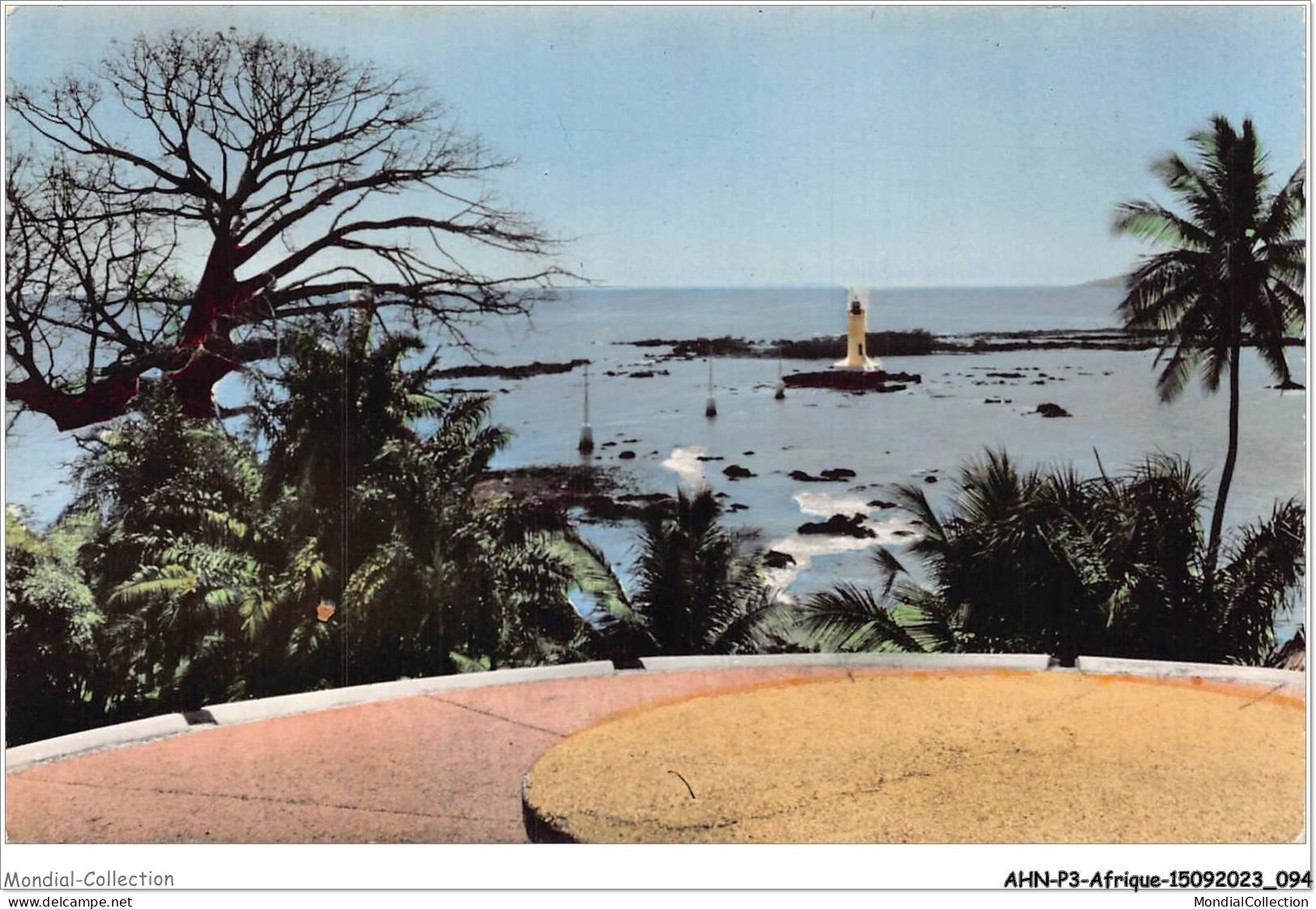 AHNP3-0317 - AFRIQUE - GUINEE - CONAKRY - Vue Sur Le Phare - Guinée