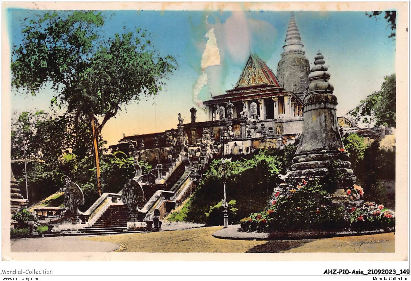 AHZP10-ASIE-0945 - CAMBODGE - PHNOM-PENH - LE PHNOM - ESCALIER ET JARDIN - Cambodia