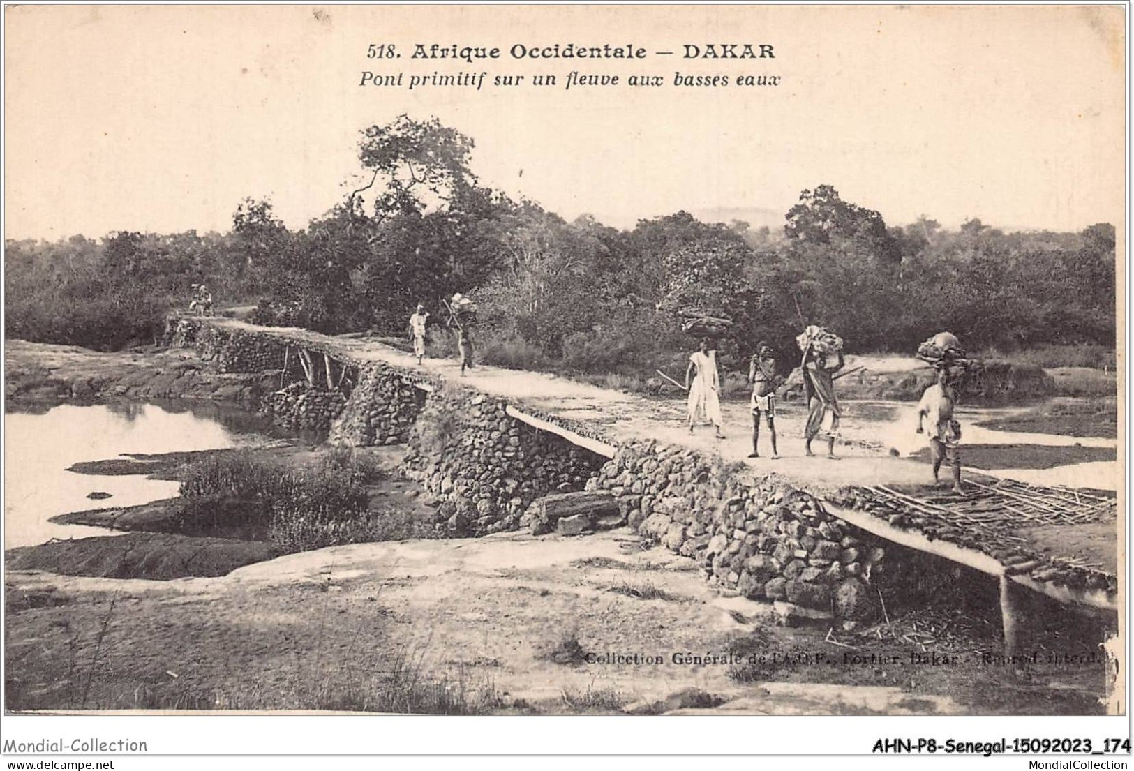 AHNP8-0944 - AFRIQUE - SENEGAL - DAKAR - Pont Primitif Sur Un Fleuve Aux Basses Eaux  - Senegal
