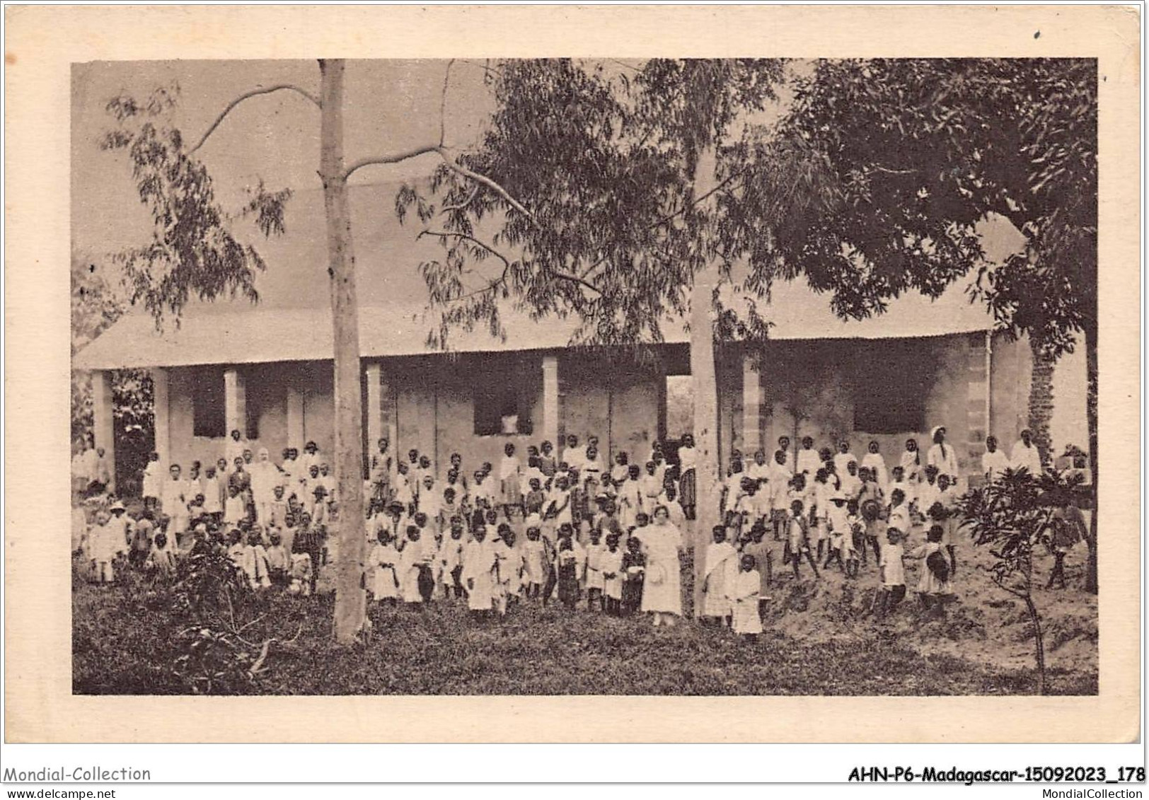 AHNP6-0715 - AFRIQUE - MADAGASCAR - L'école De Tamatave  - Madagascar