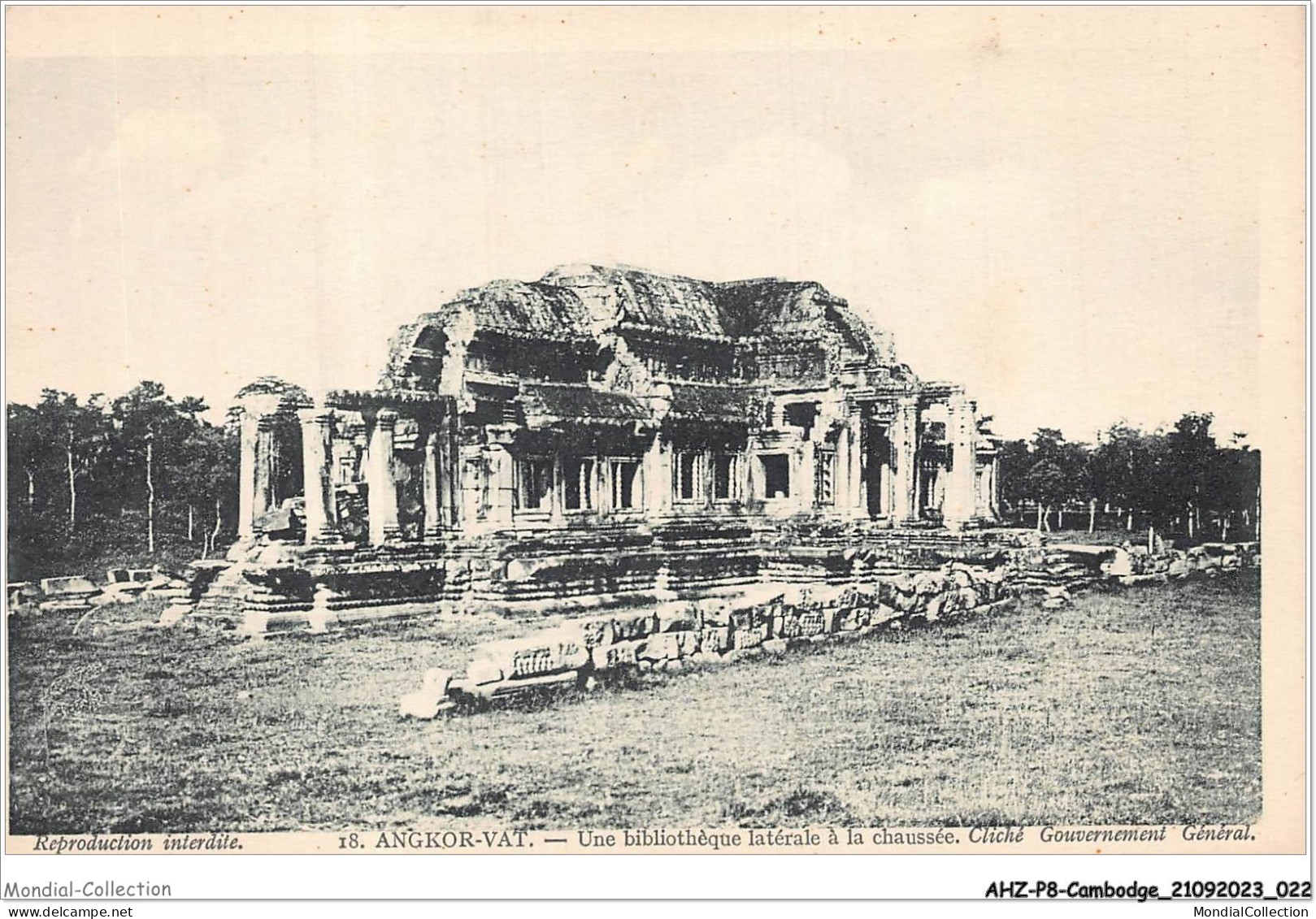 AHZP8-CAMBODGE-0694 - ANGKOR-VAT - UNE BIBLIOTHEQUE LATERALE A LA CHAUSSEE - Cambodge