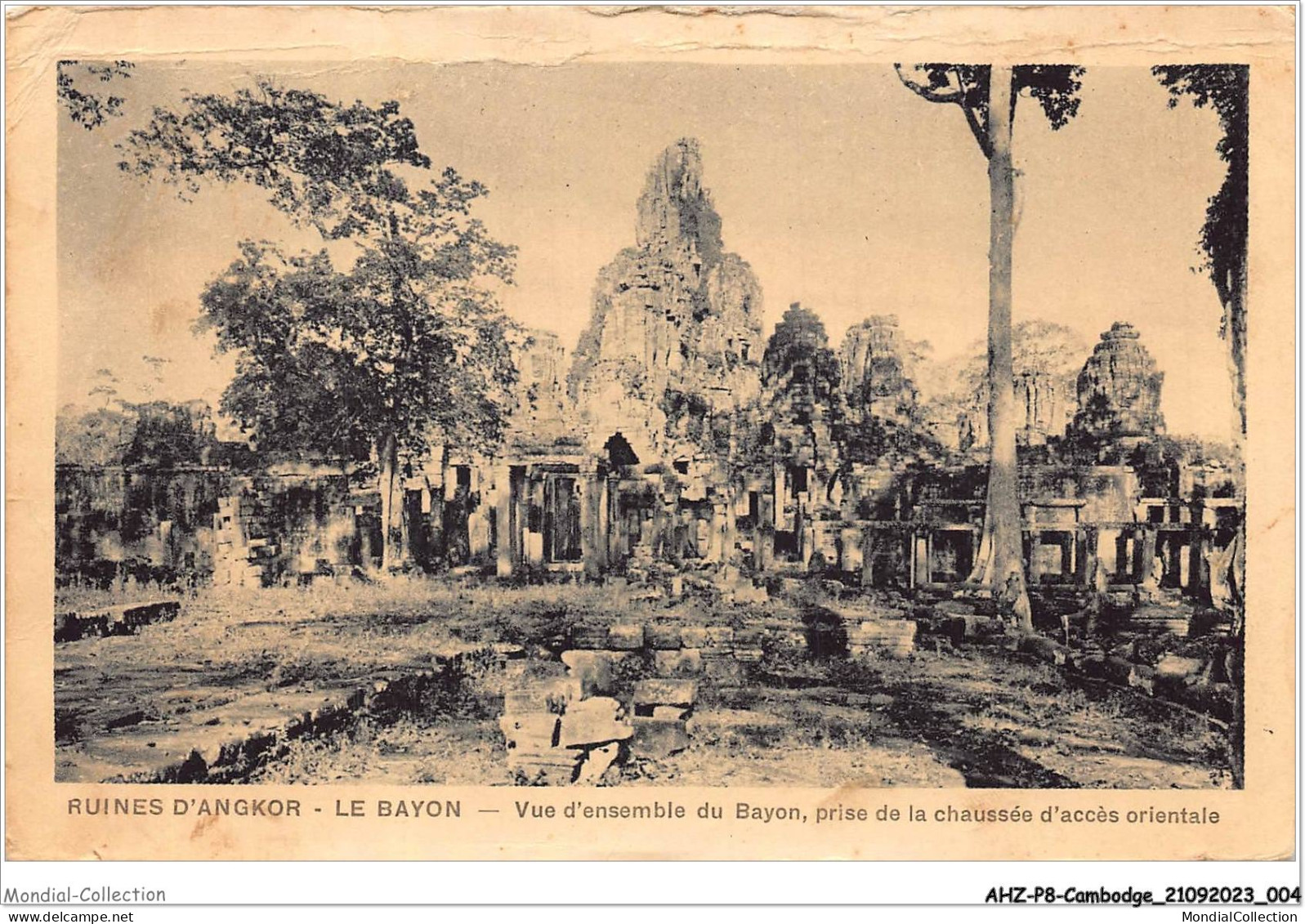 AHZP8-CAMBODGE-0685 - RUINES D'ANGKOR - LE BAYON - VUE D'ENSEMBLE DU BAYON - PRISE DE LA CHAUSSEE D'ACCES ORIENTALE - Cambodja