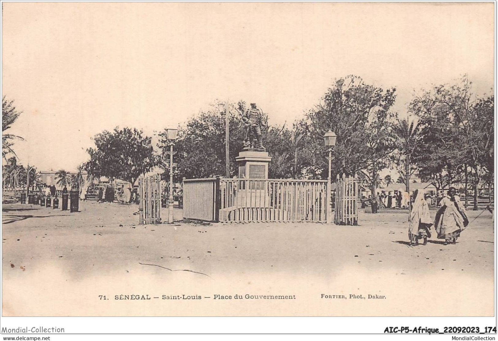 AICP5-AFRIQUE-0594 - SENEGAL - Saint-louis - Place Du Gouvernement - Sénégal