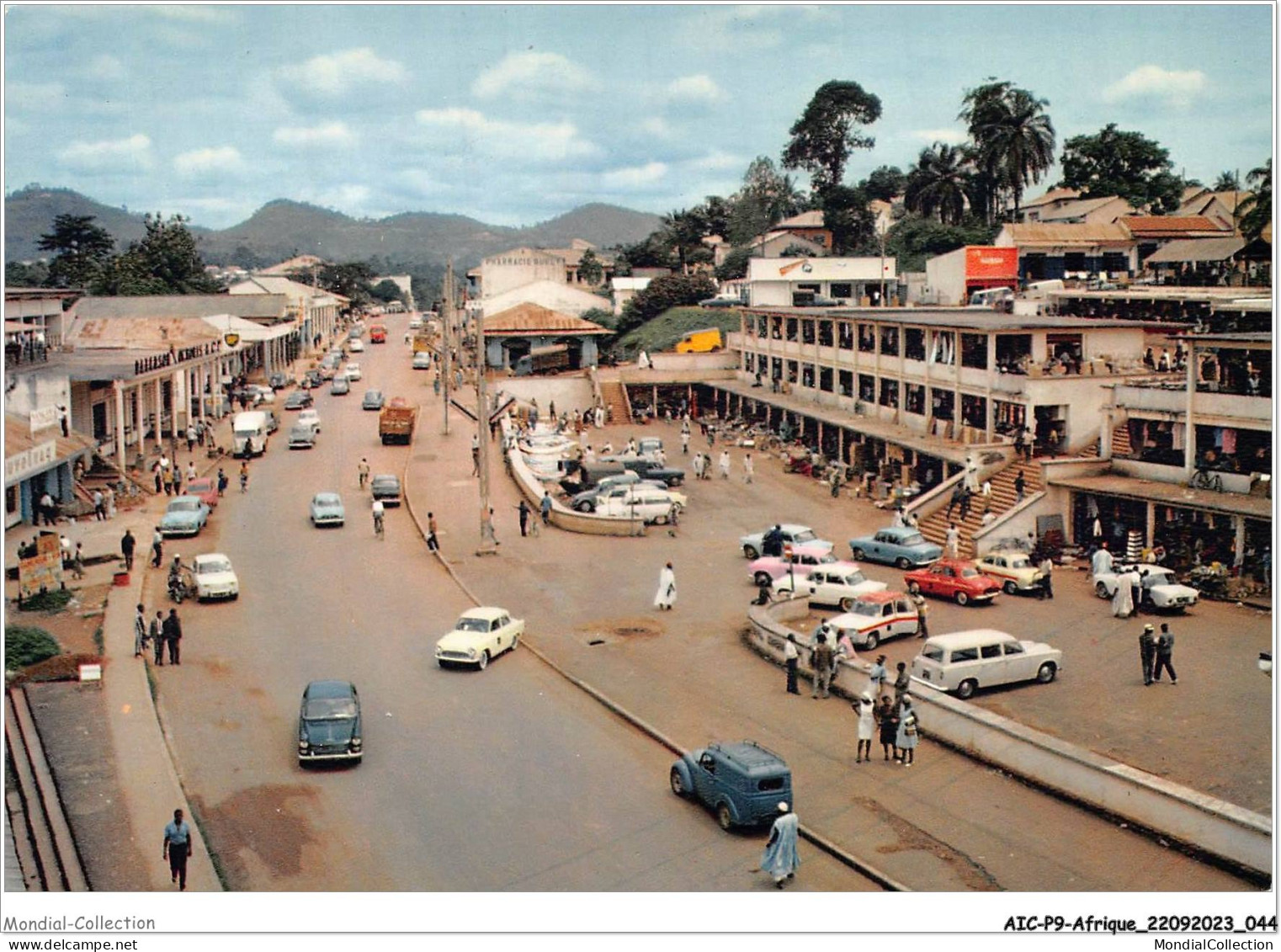 AICP9-AFRIQUE-0986 - YAOUNDE - Vue Sur Le Marché - Cameroun