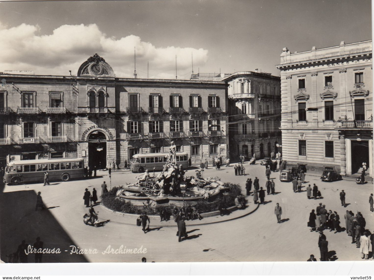 SIRACUSA-PIAZZA ARCHIMEDE-BELLA E ANIMATA CARTOLINA VERA FOTOGRAFIA  VIAGGIATA IL 17-8-1953 - Siracusa