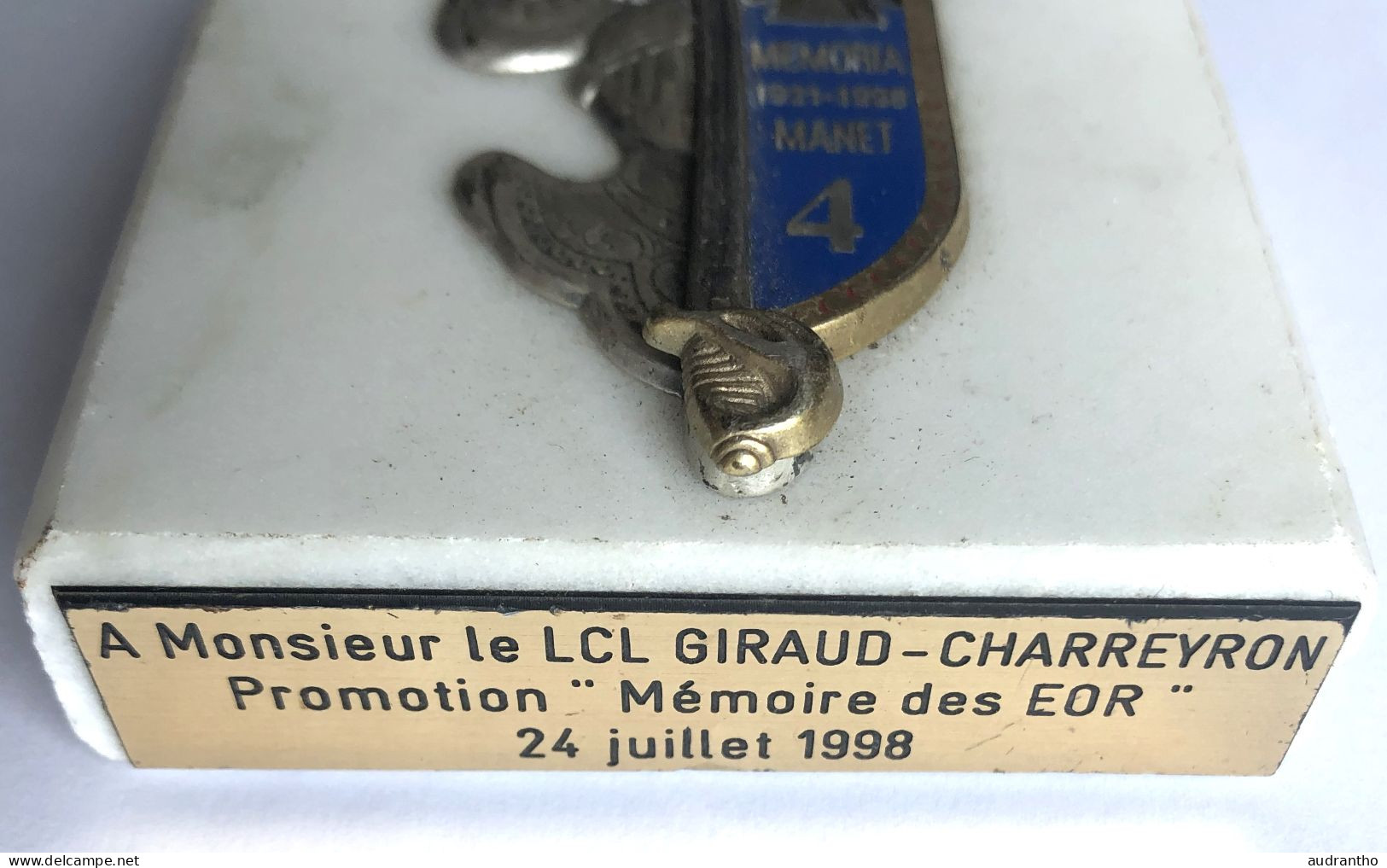 Insigne Sur Socle En Marbre - Promotion Mémoire Des EOR 1998 - Lieutenant Colonel Giraud-Charreyron - Manet 1921-1988 - Otros & Sin Clasificación