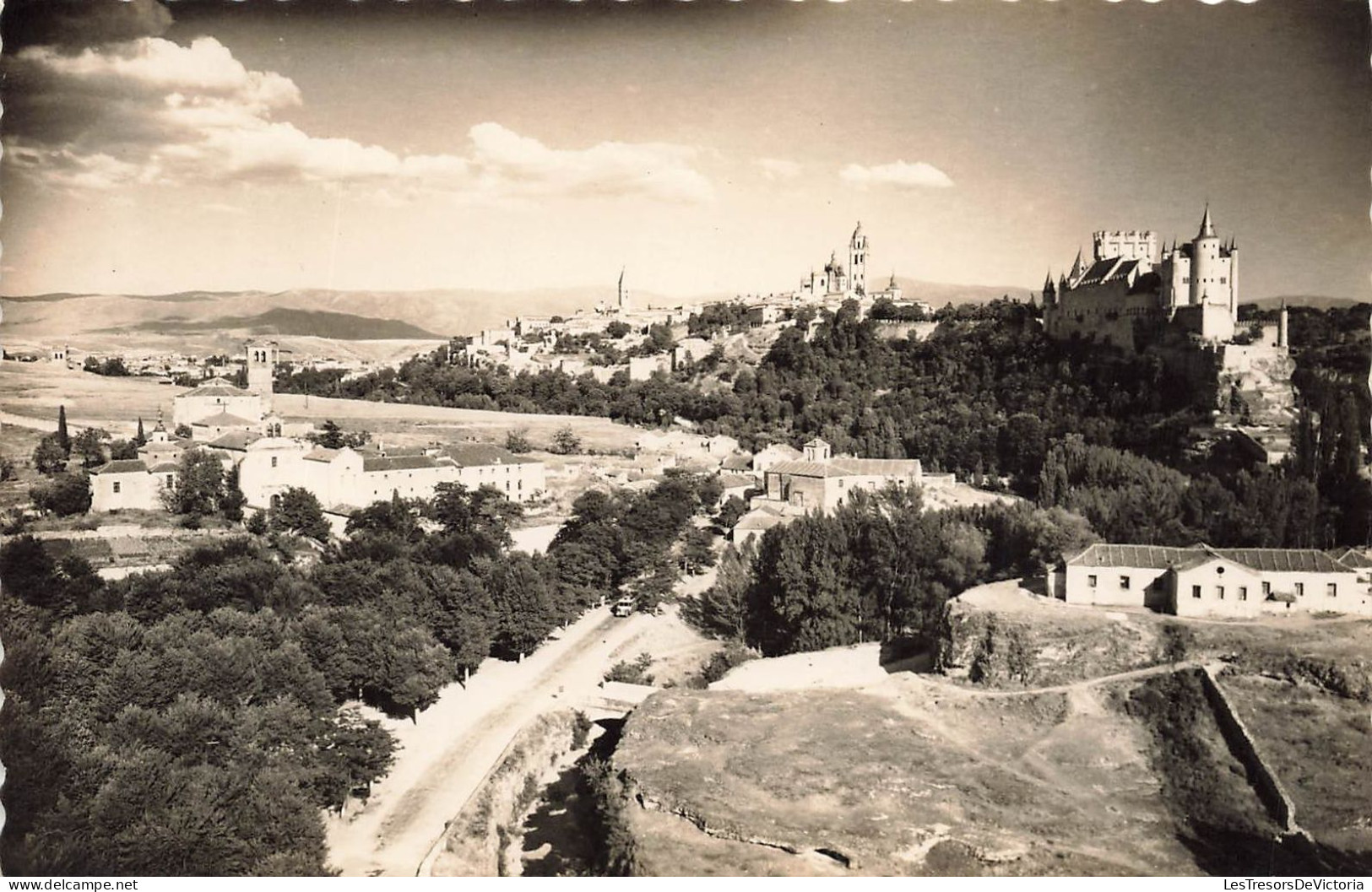 ESPAGNE - Segovia - Panorama Y Alcazar Al Fondo - Carte Postale - Segovia