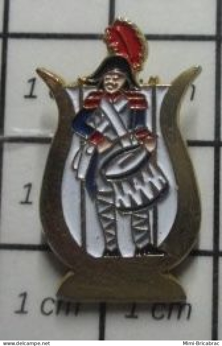 1618c Pin's Pins / Beau Et Rare / MUSQIUE / SUPERBE TAMBOUR DE LA REVOLUTION FRANCAISE - Musique