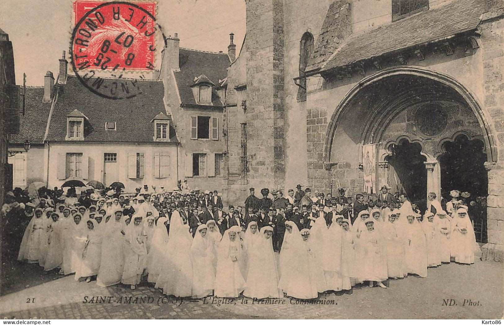 St Amand Montrond * Place De L'église * Jour De La Première Communion * Religion - Saint-Amand-Montrond