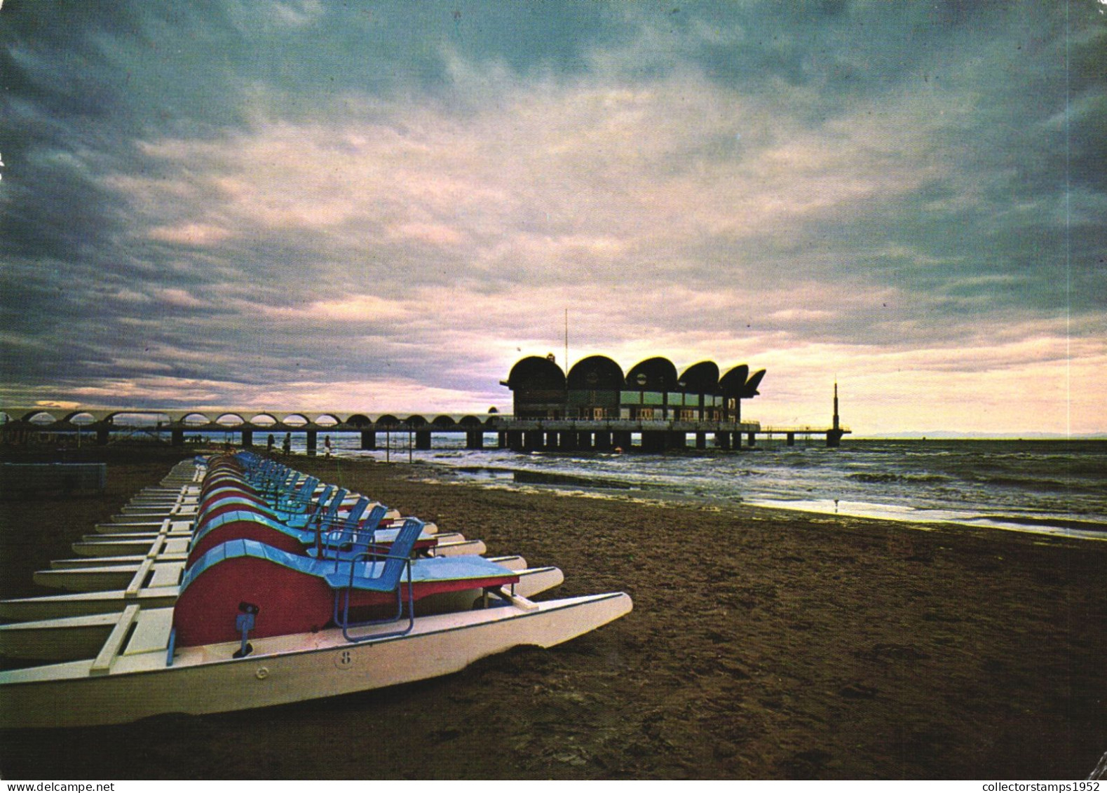 LIGNANO SABBIADORO, UDINE, FRIULI, TERRACE, PEDAL BOATS, ARCHITECTURE, ITALY, POSTCARD - Udine