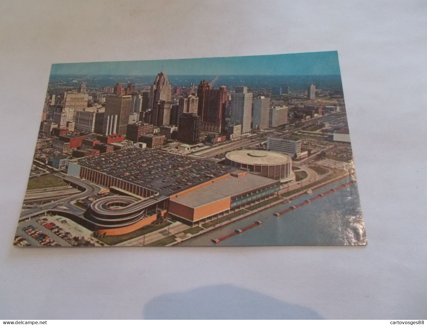 AERIAL VIEW OF DETROIT MICHIGAN ( USA ETATS UNIS ) DETROIT'S CIVIC CENTER AND SKYLINE 1970 - Detroit