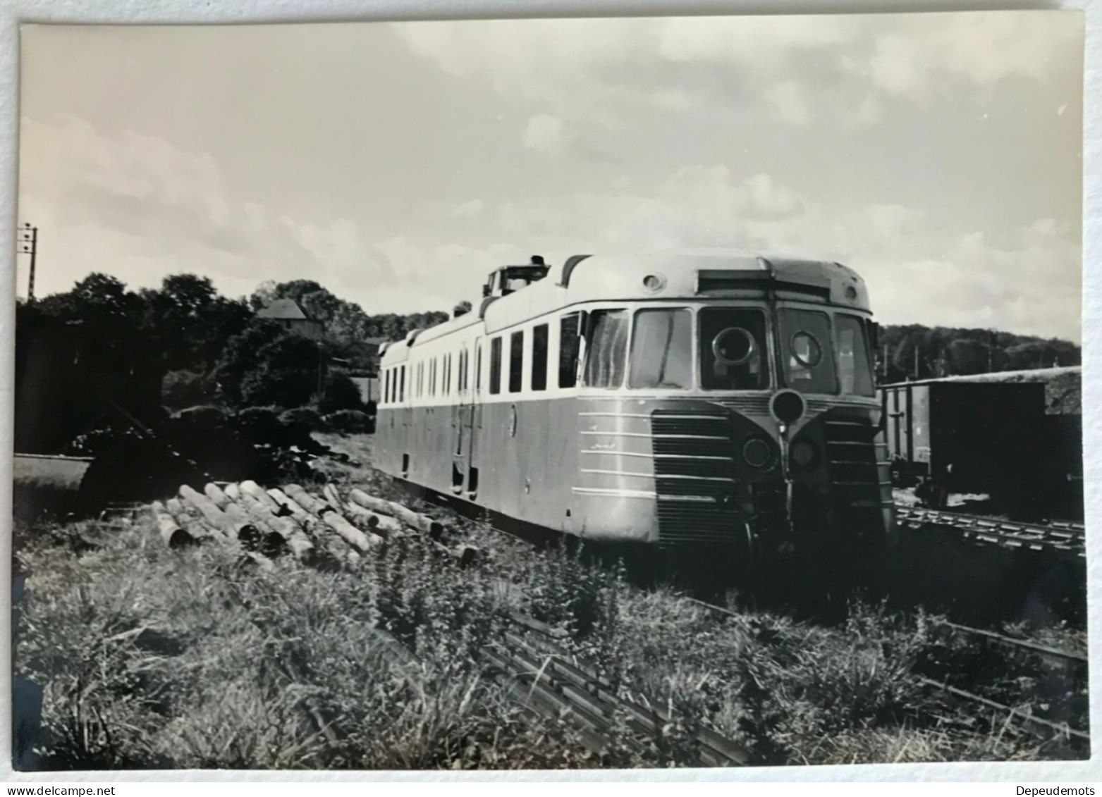 Photo Ancienne - Snapshot - Train - Autorail Renault - GUINGAMP - Bretagne - Ferroviaire - Chemin De Fer - RB - Trains