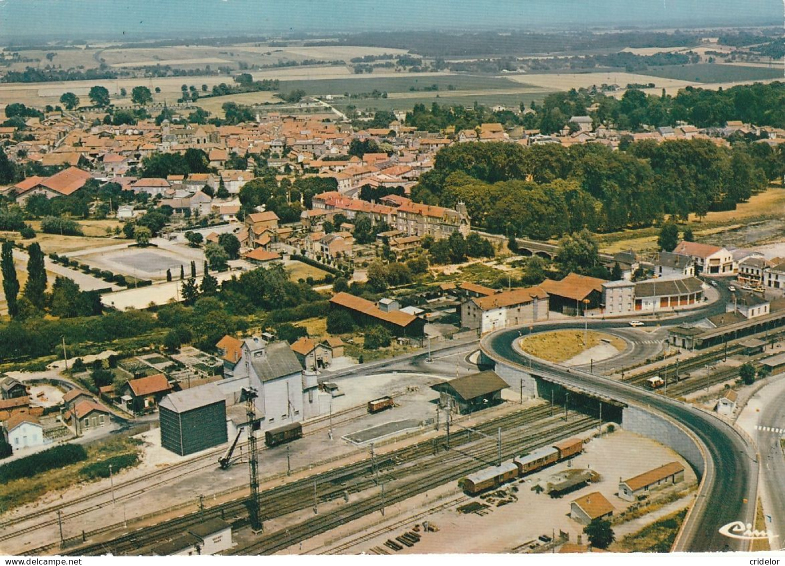 55 - REVIGNY-SUR-ORNAIN - GARE - CHEMINS DE FER - VOIR ZOOM  - BON ETAT - Revigny Sur Ornain