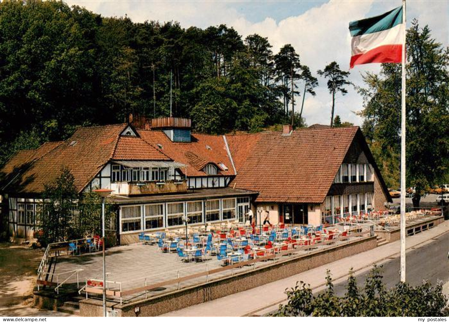 73904742 Hitzacker Elbe Hotel Restaurant Waldfrieden Terrasse Flagge - Hitzacker