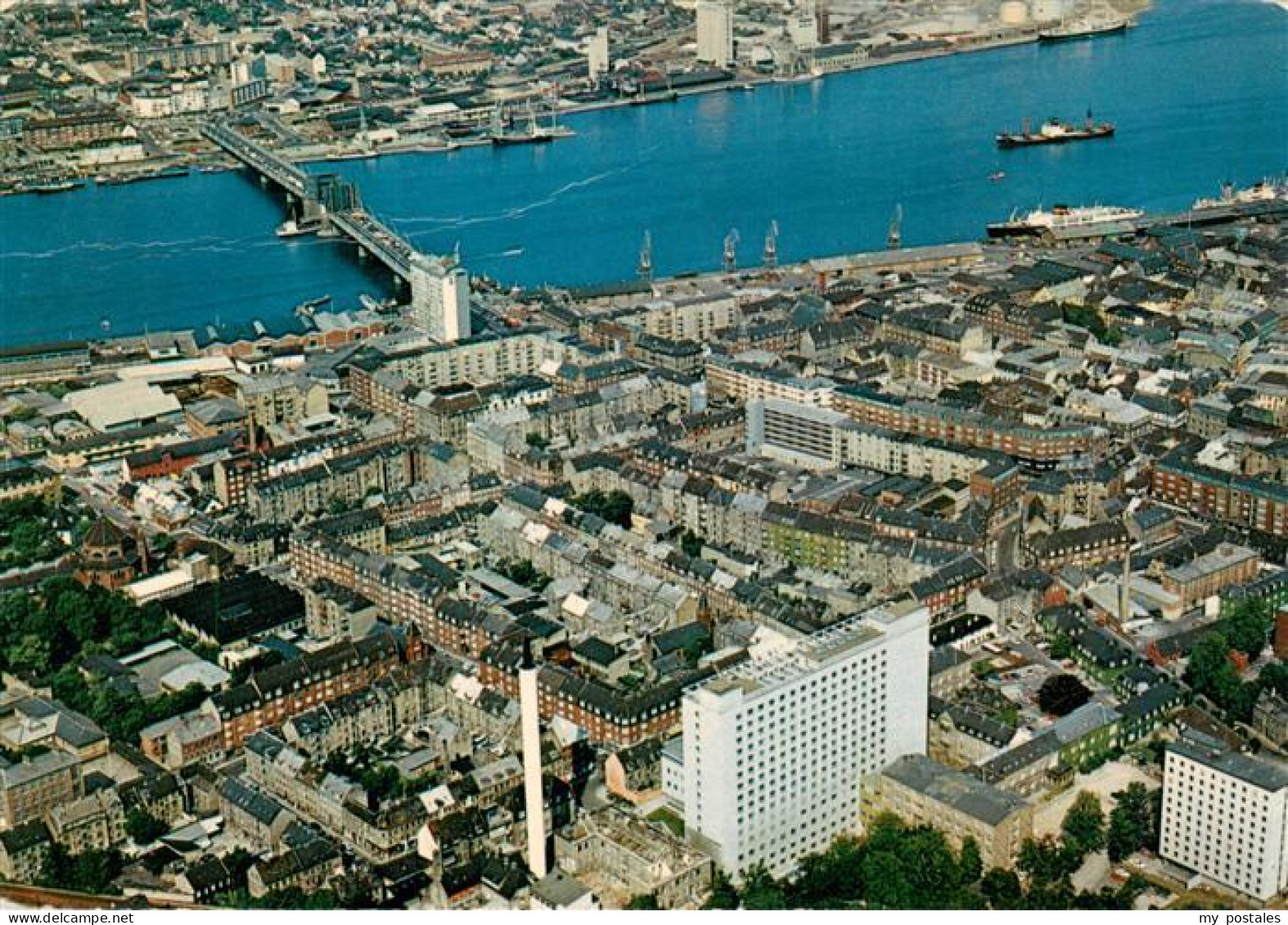 73904734 Aalborg Udsigt Over Byen Og Havnen Stadtbild Mit Hafen - Danemark