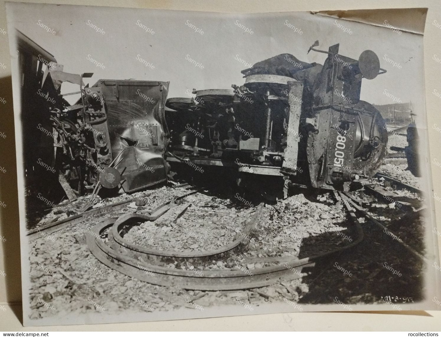 Locomotive Train Accident Or Disaster. Accident Ou Catastrophe Ferroviaire. A Identifier. 232x173 Mm. - Trains