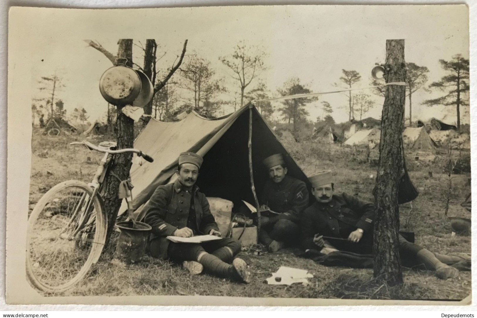 Photo Ancienne - Snapshot - Carte Photo - Militaire - 4è Tirailleurs - Campement Bivouac - Vélo Bicyclette - 1917 - WW1 - Krieg, Militär