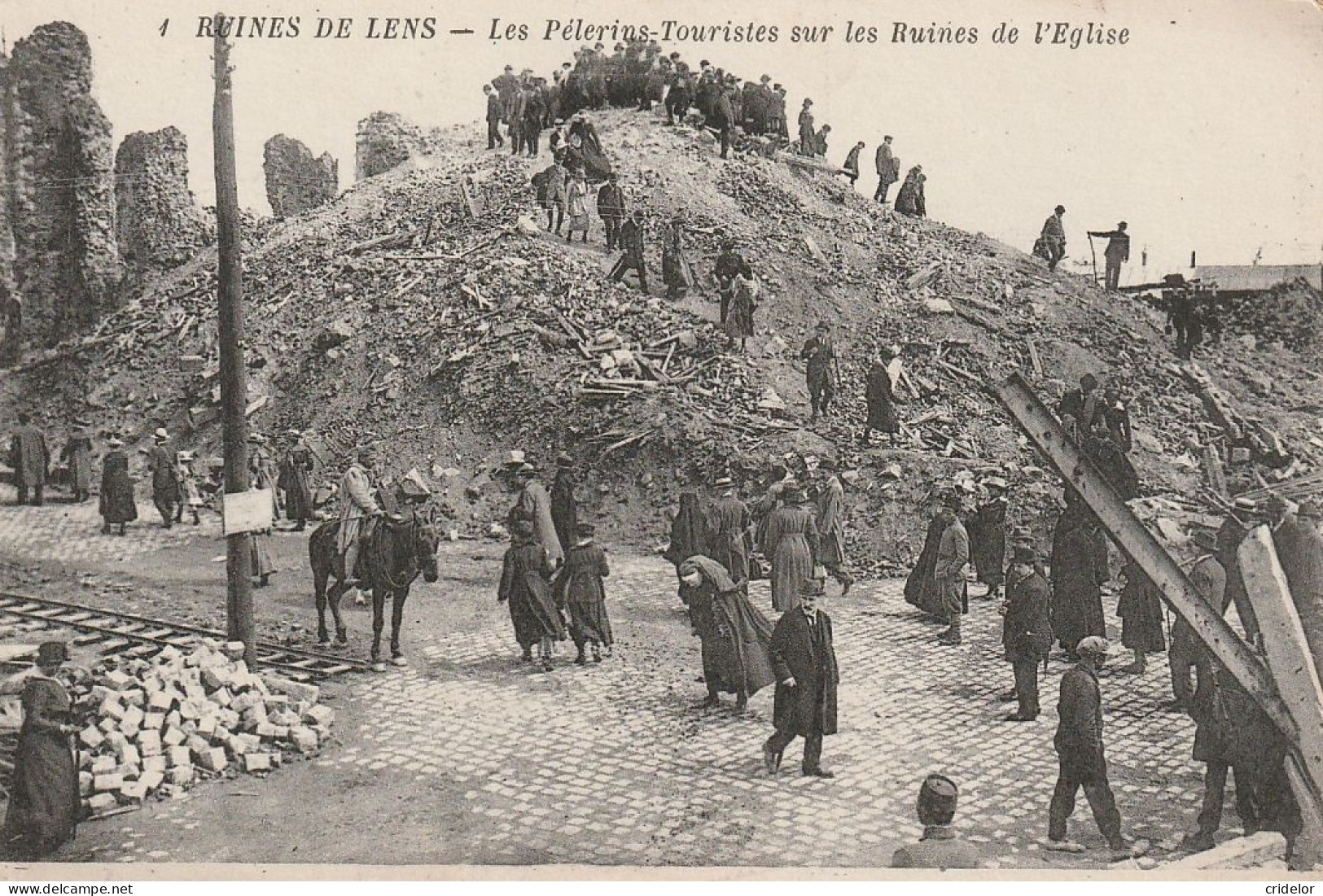 62 - LENS - PELERINAGE TOURISTES SUR RUINES DE EGLISE - Lens