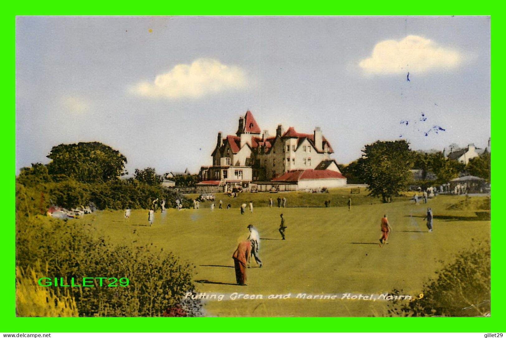 NAIRN, SCOTLAND - PUTTING GREEN AND MARINE HOTEL - TRAVEL IN 1961 - ANIMATED WITH PLAYERS - - Nairnshire